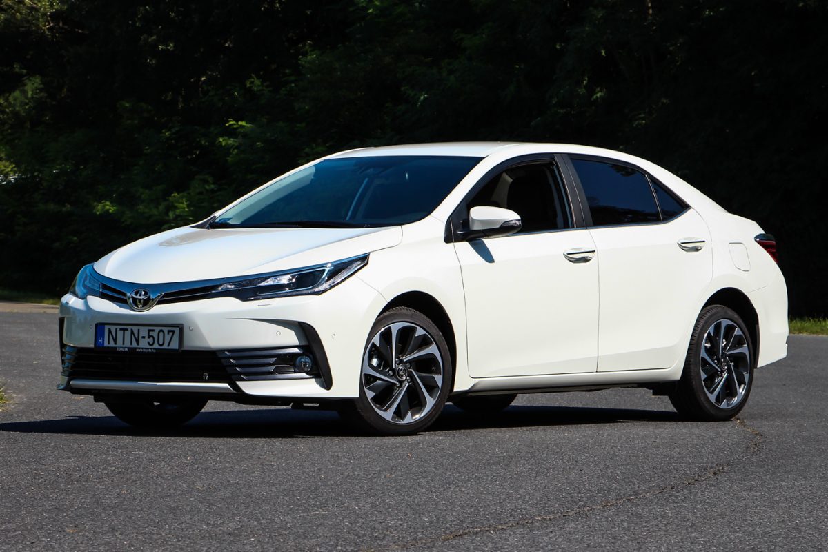 TOYOTA COROLLA