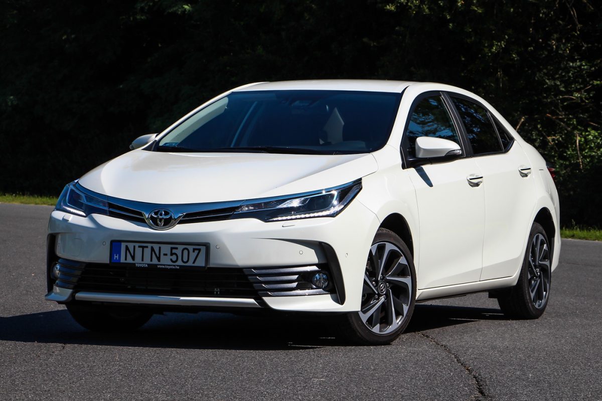 TOYOTA COROLLA
