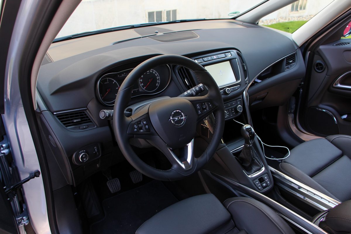 OPEL ZAFIRA TOURER