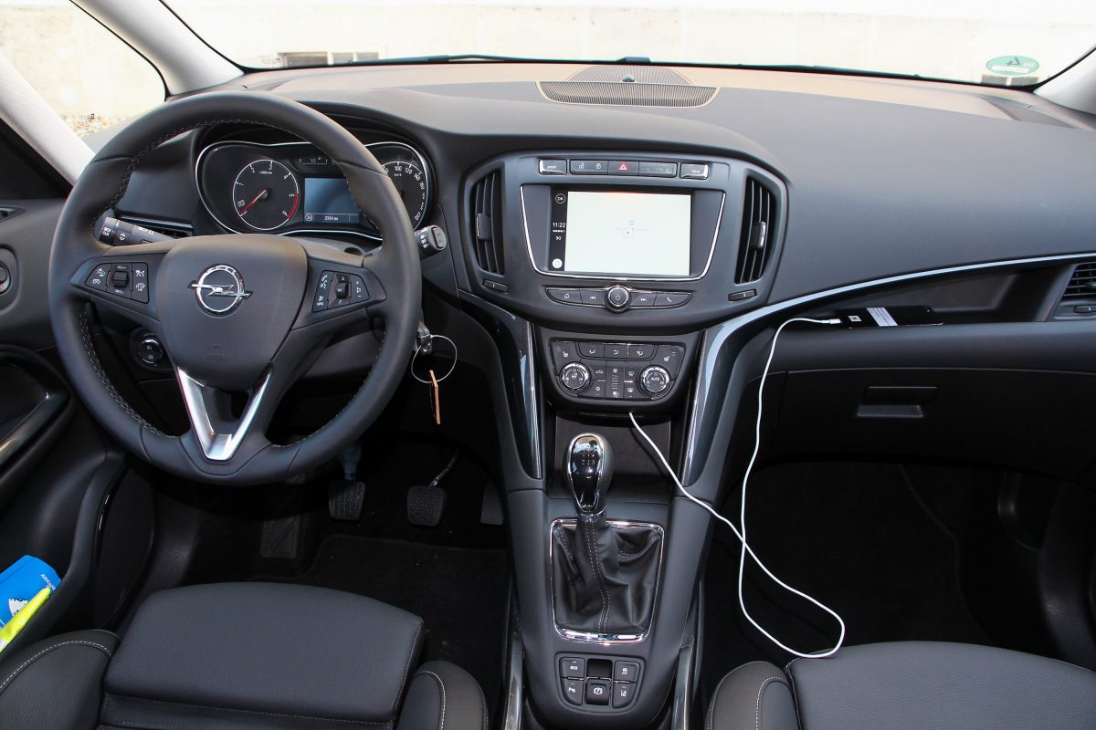 OPEL ZAFIRA TOURER