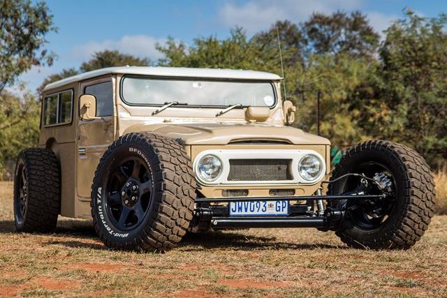 TOYOTA LAND CRUISER