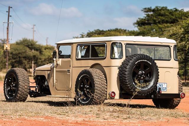 TOYOTA LAND CRUISER