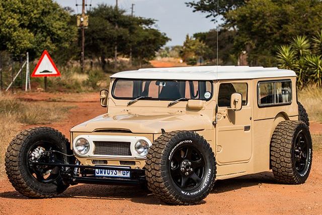 TOYOTA LAND CRUISER