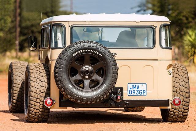 TOYOTA LAND CRUISER