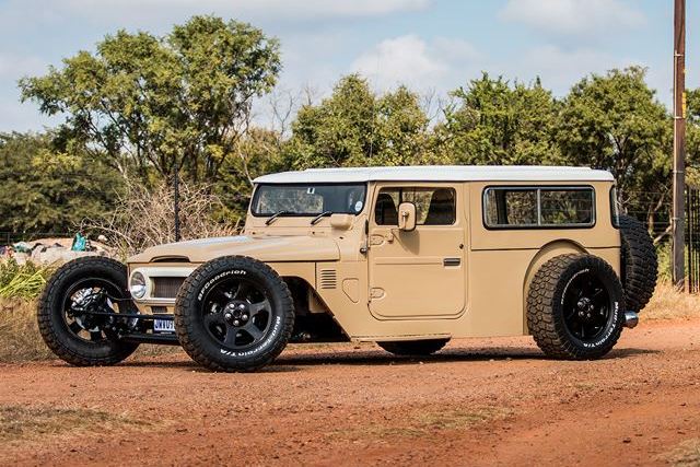 TOYOTA LAND CRUISER