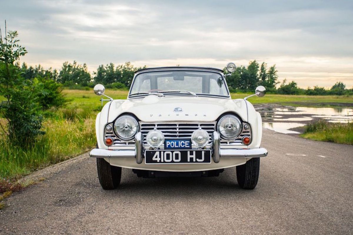 TRIUMPH TR4