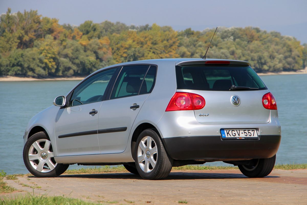 VOLKSWAGEN GOLF