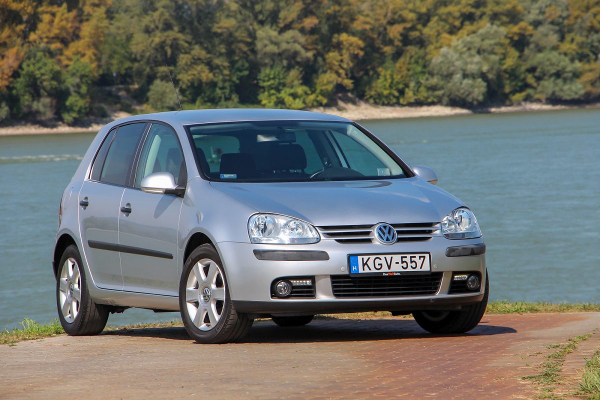 VOLKSWAGEN GOLF