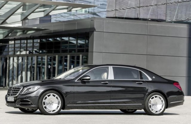 A BMW a Mercedes-Maybach pozícióit támadná