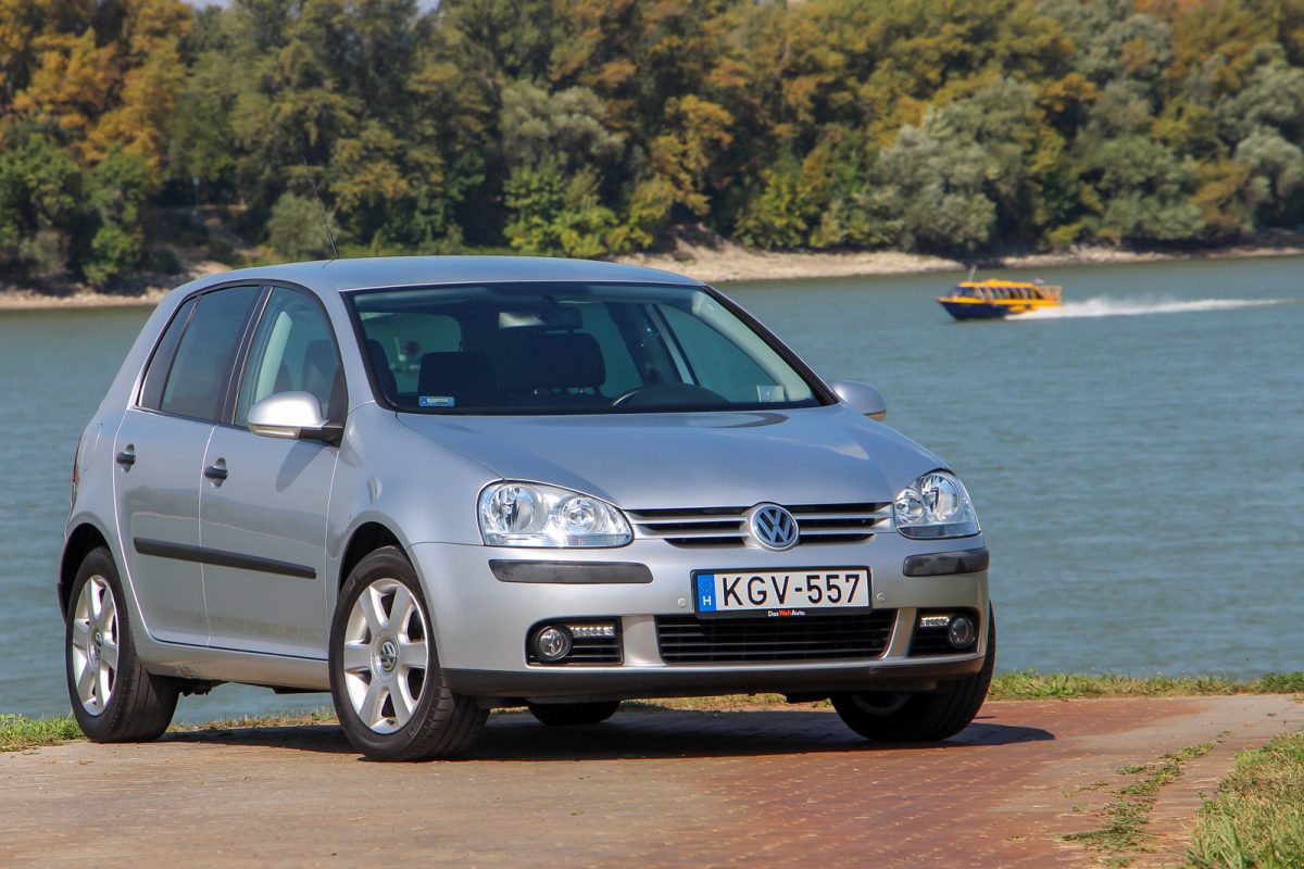 VOLKSWAGEN GOLF