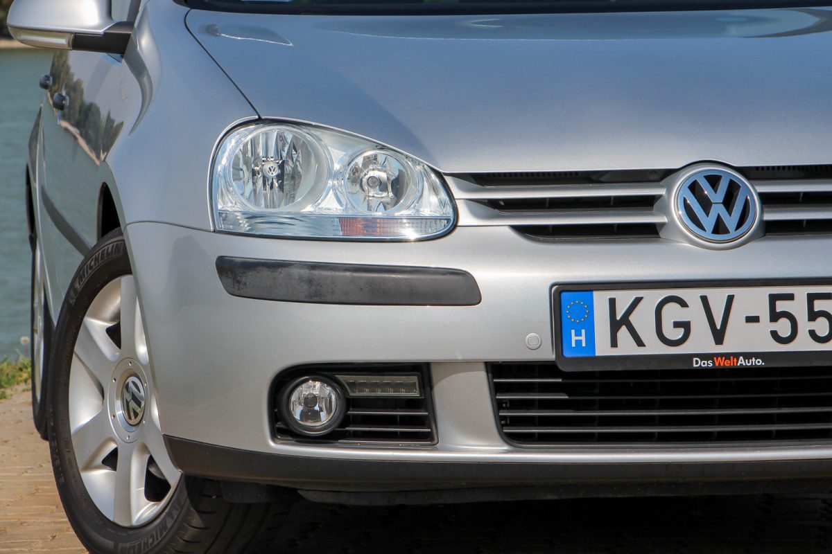 VOLKSWAGEN GOLF