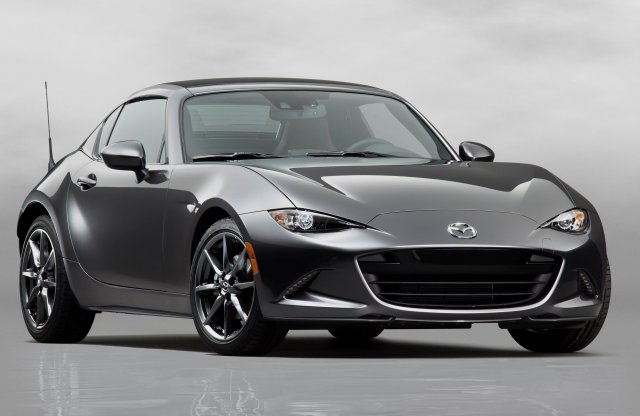 Keménytetősen is gyönyörű a Mazda MX-5