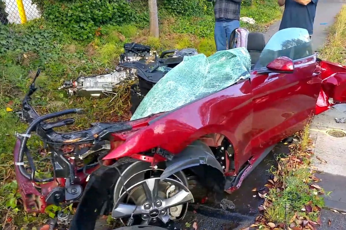 FORD MUSTANG