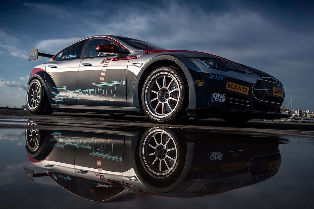 TESLA MODEL S