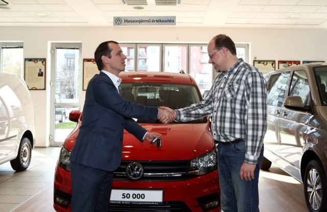 Átadták idehaza az ötvenezredik Volkswagen haszonjárművet