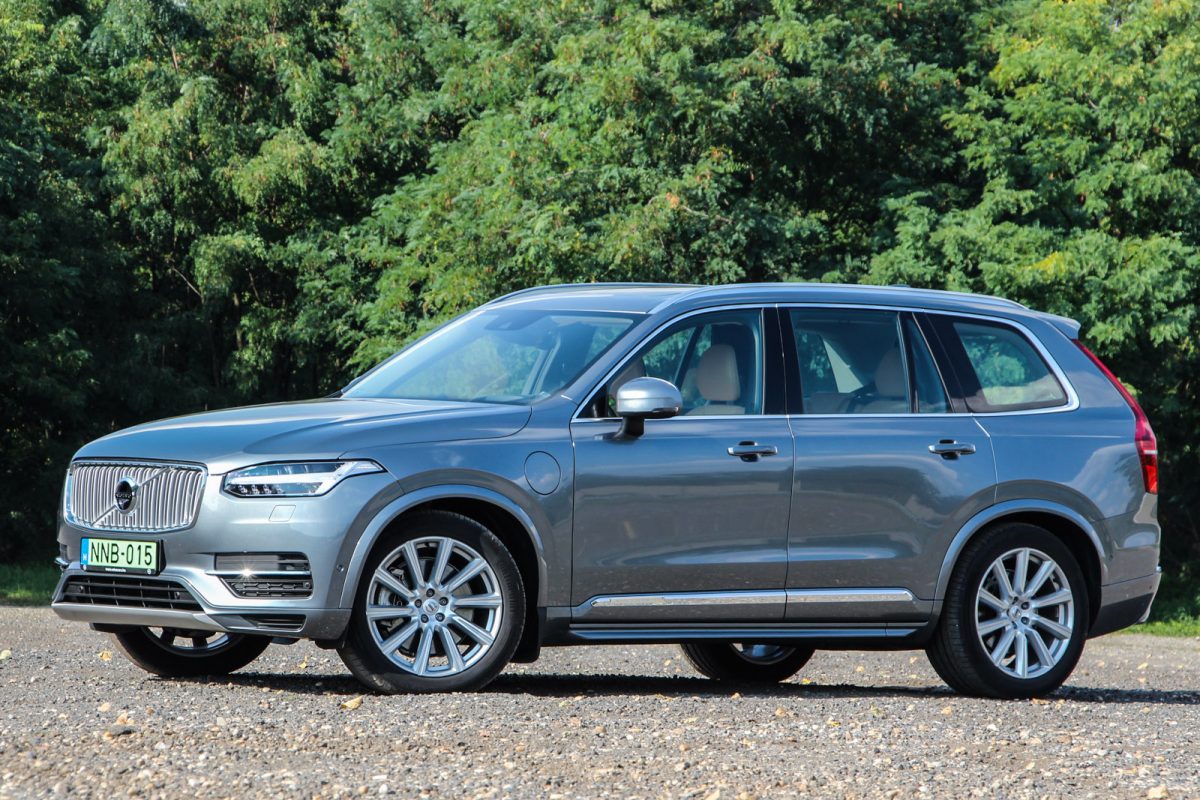 VOLVO XC90