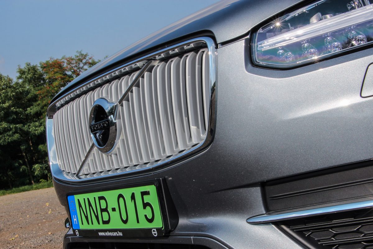 VOLVO XC90