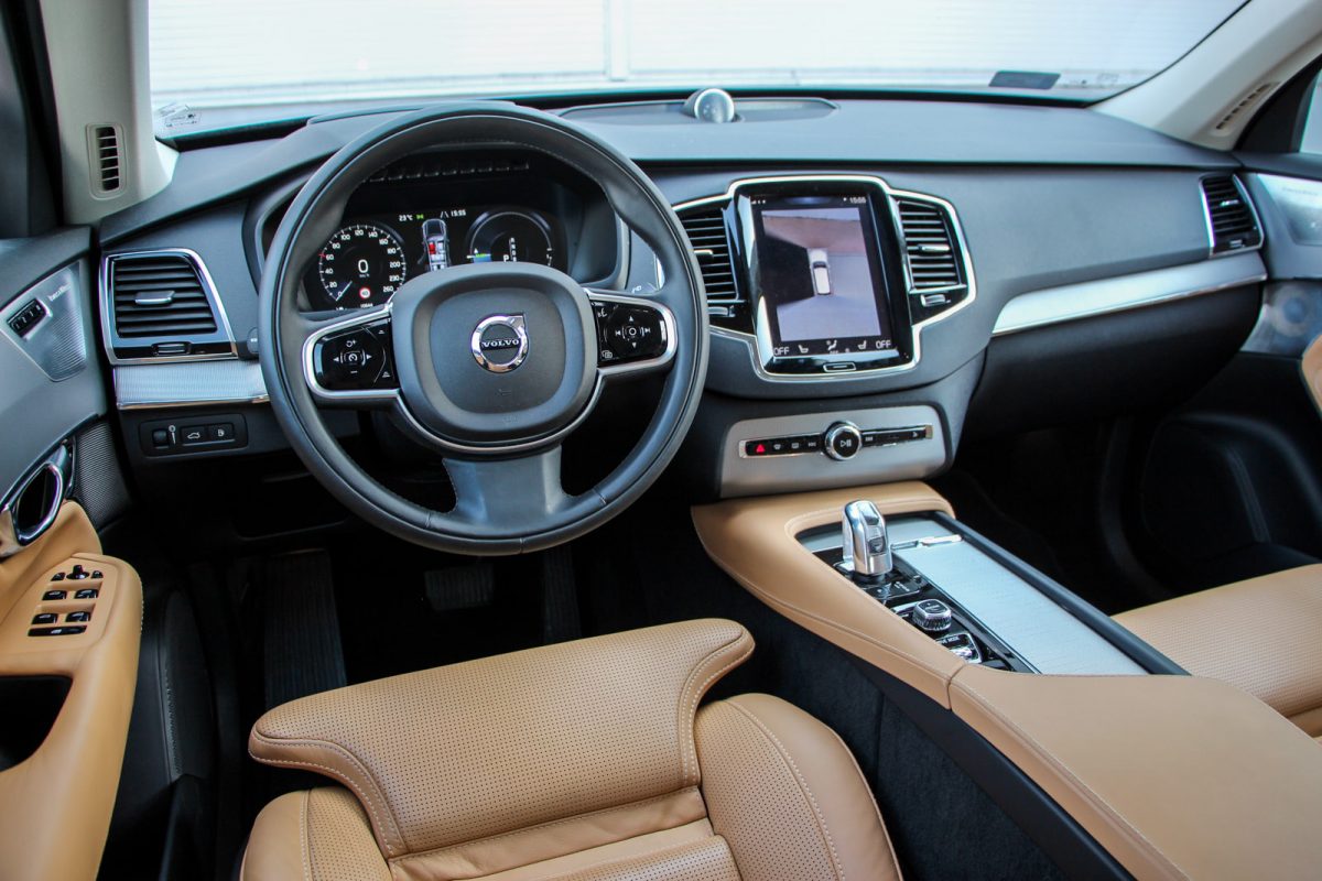 VOLVO XC90