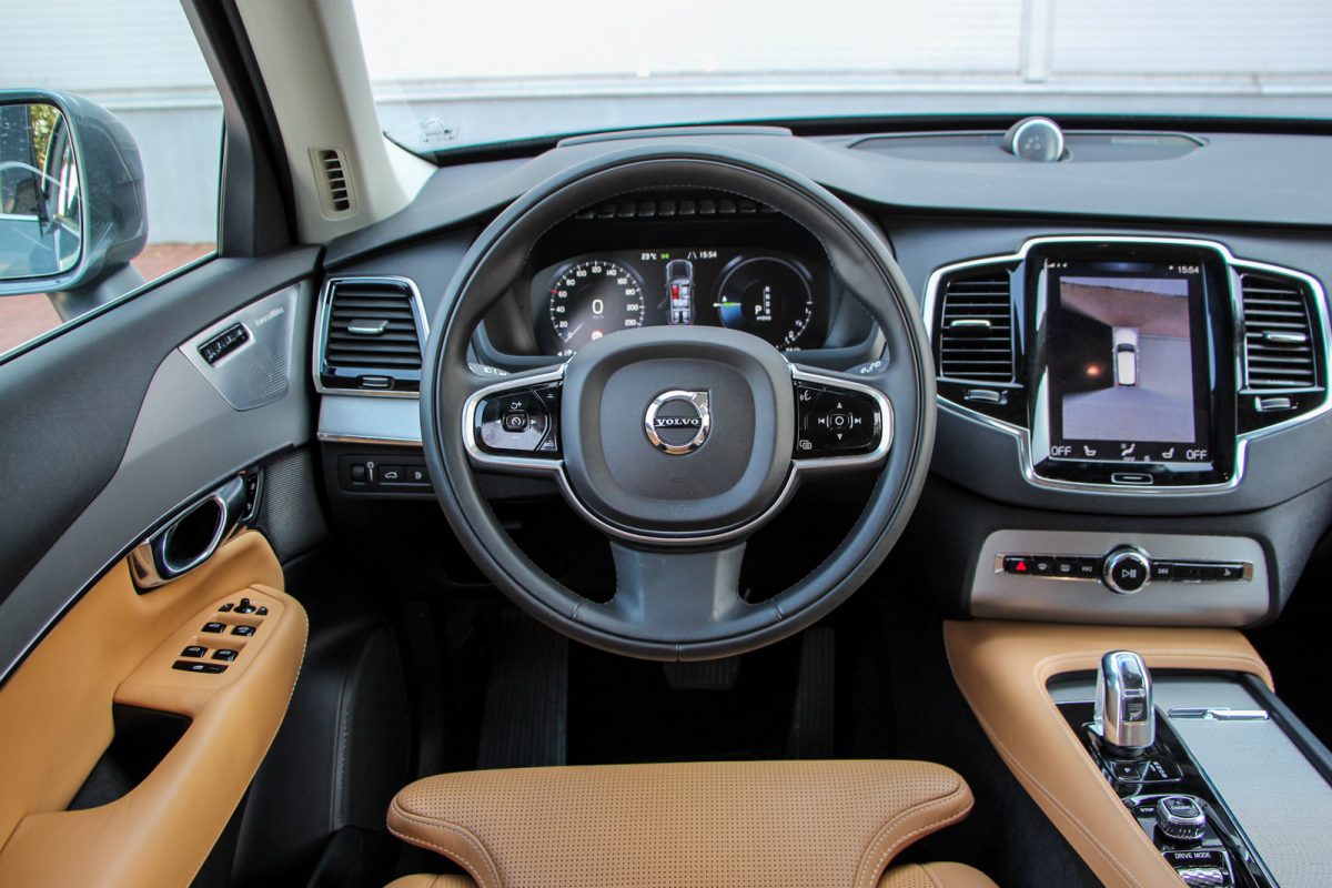 VOLVO XC90