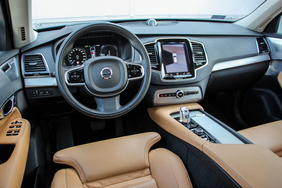 VOLVO XC90