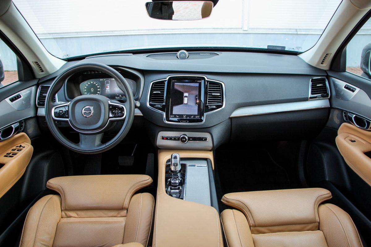 VOLVO XC90