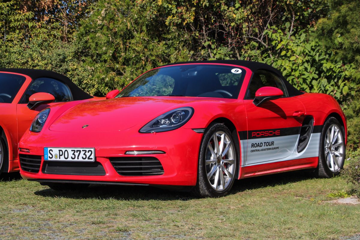 PORSCHE