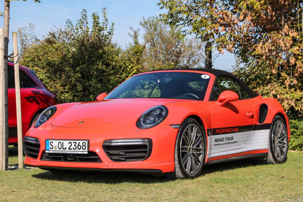 PORSCHE