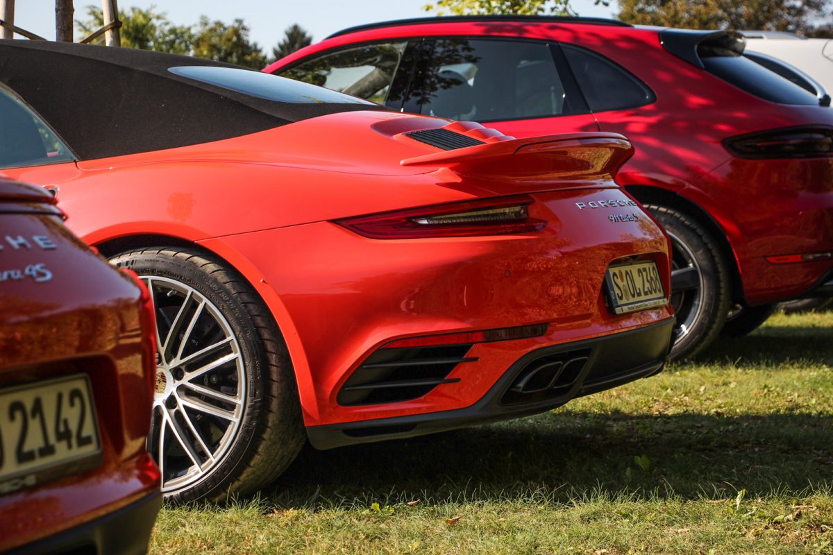 PORSCHE