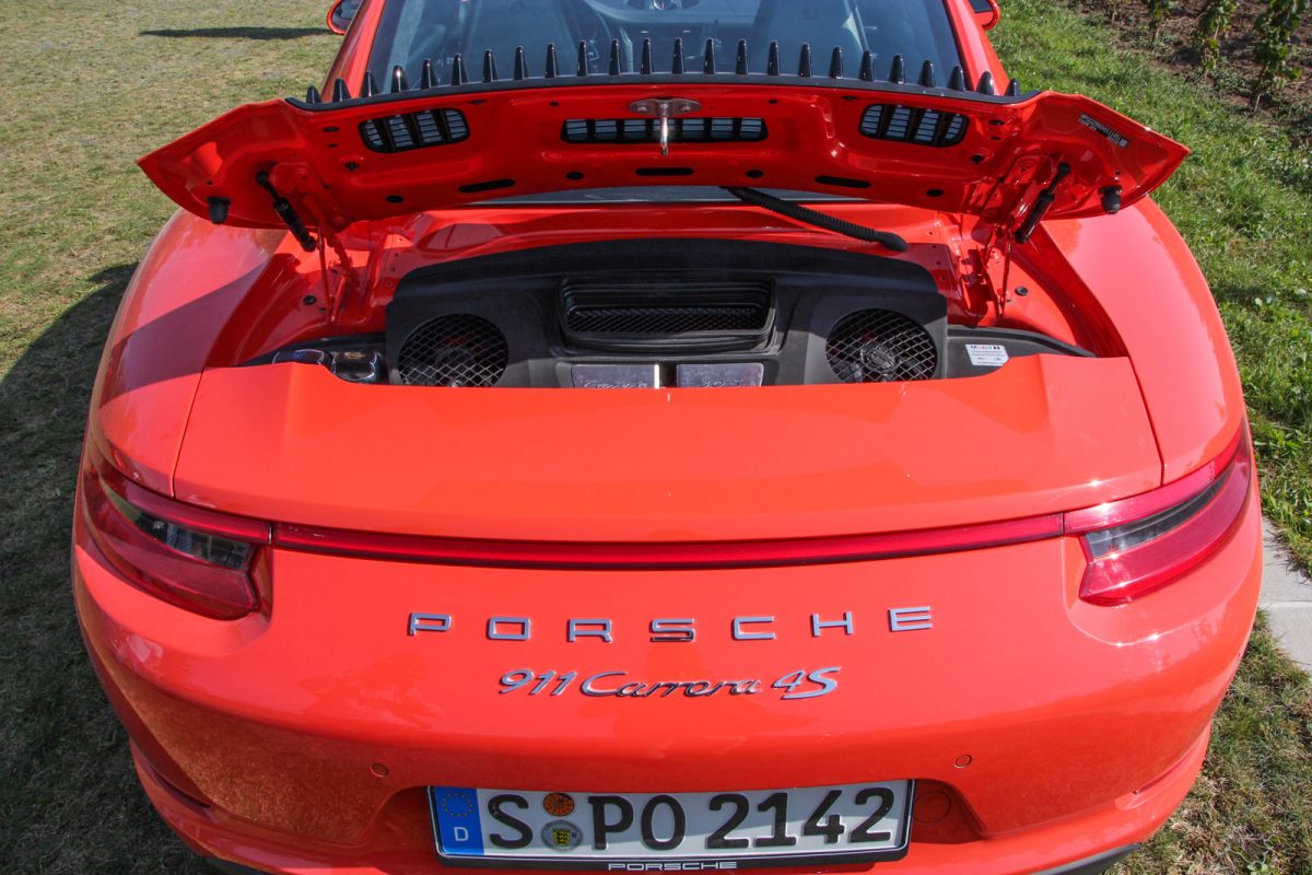 PORSCHE