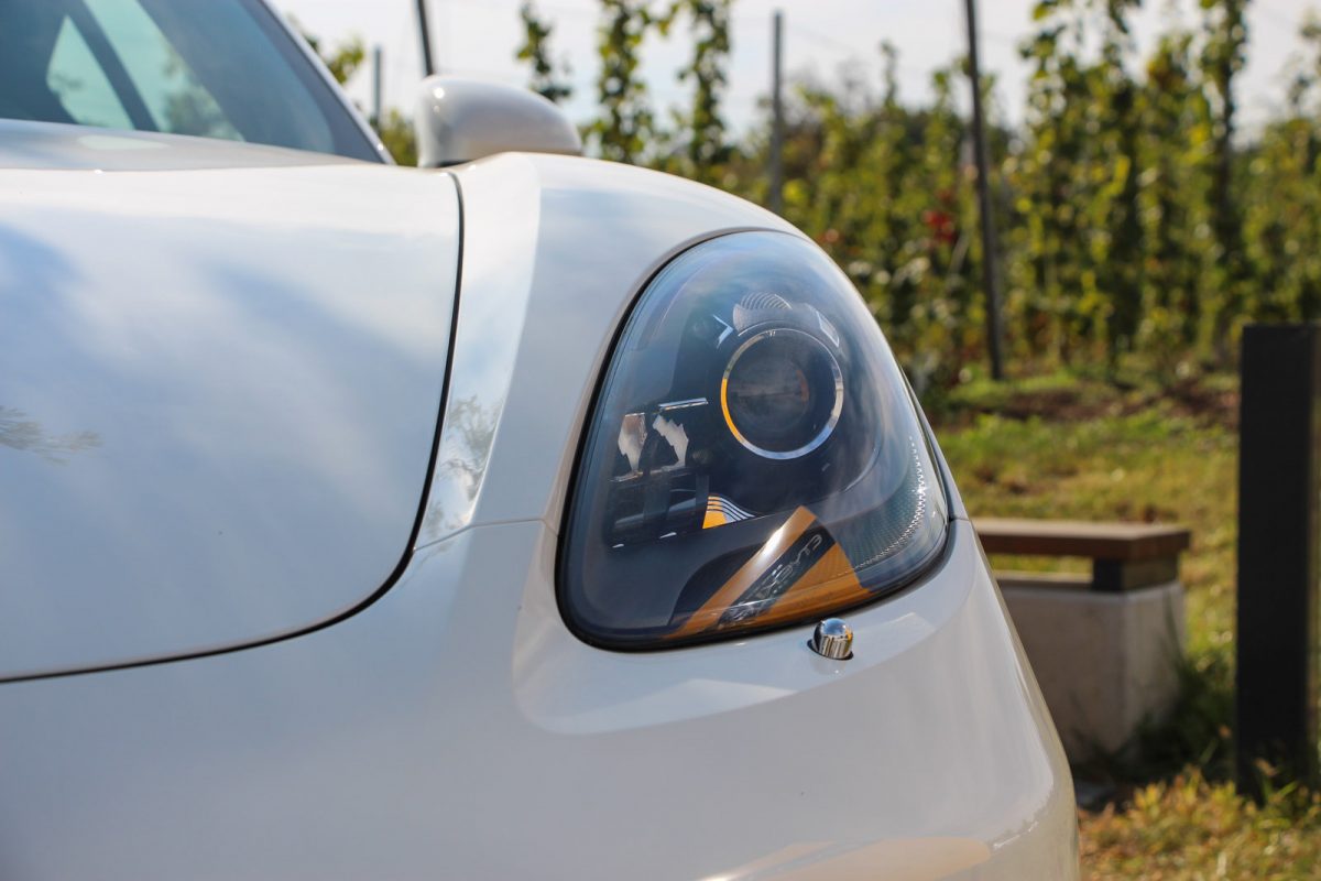 PORSCHE