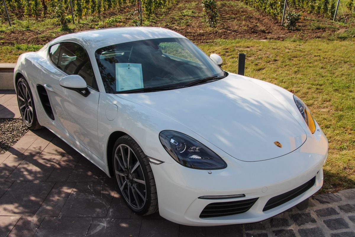 PORSCHE