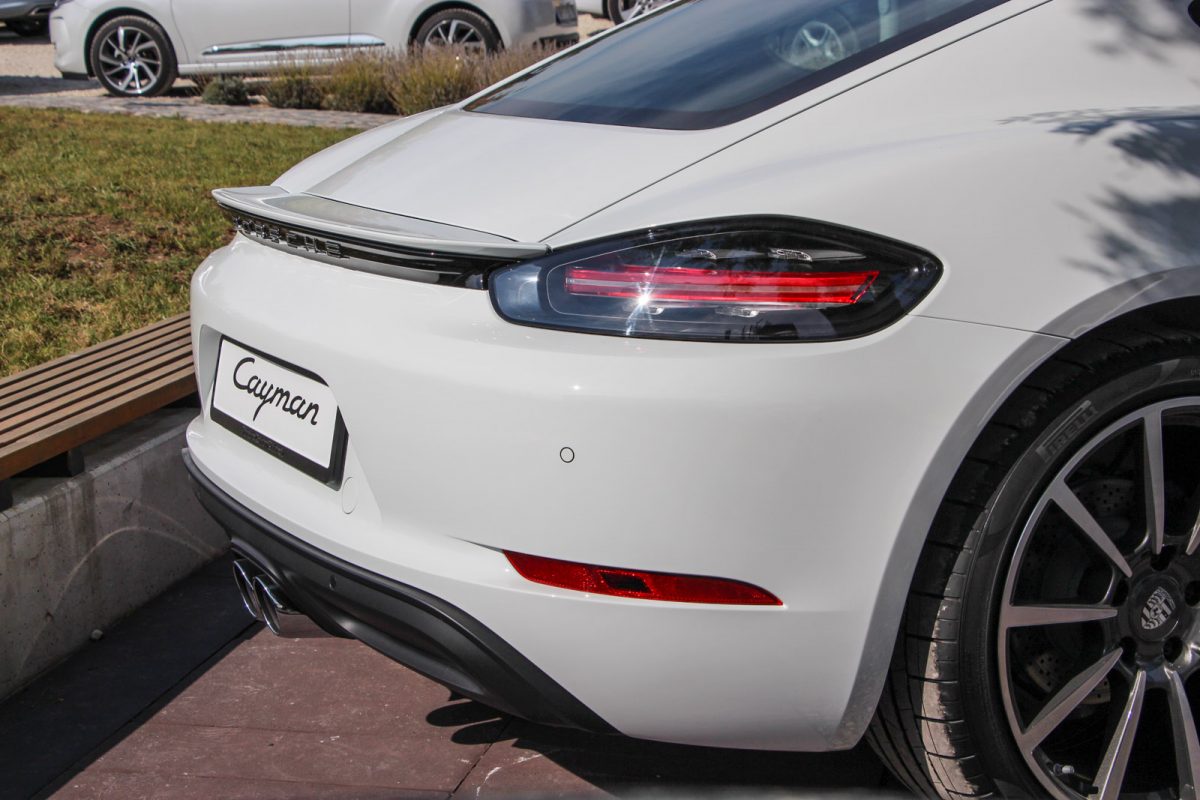 PORSCHE