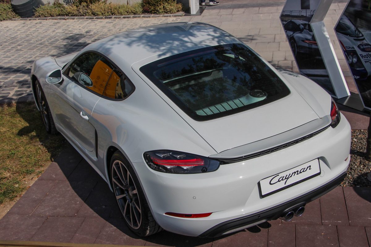 PORSCHE