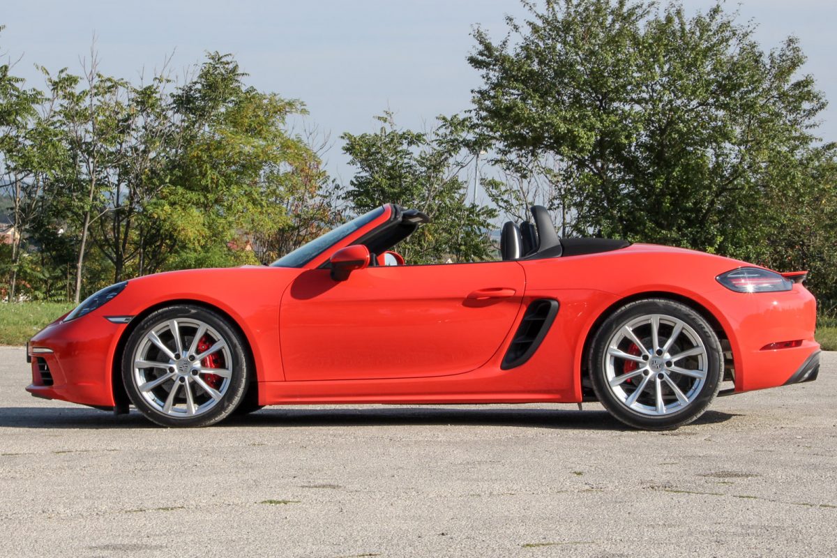 PORSCHE