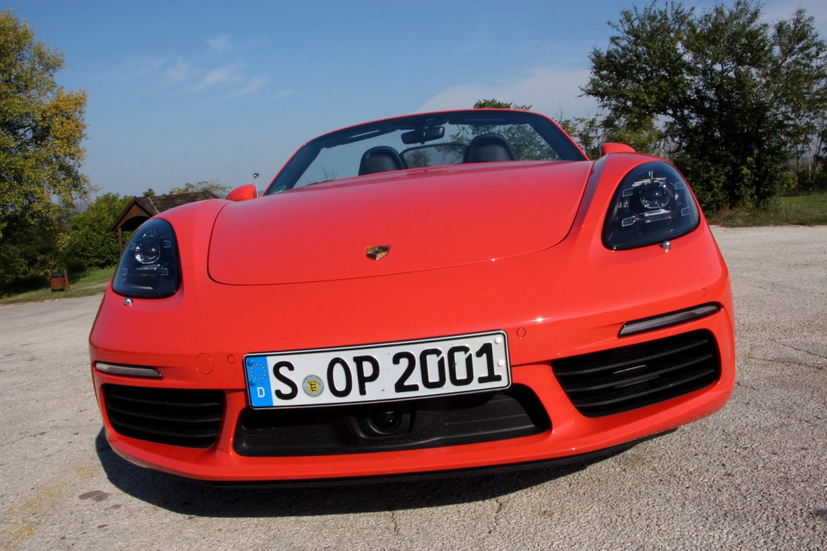 PORSCHE