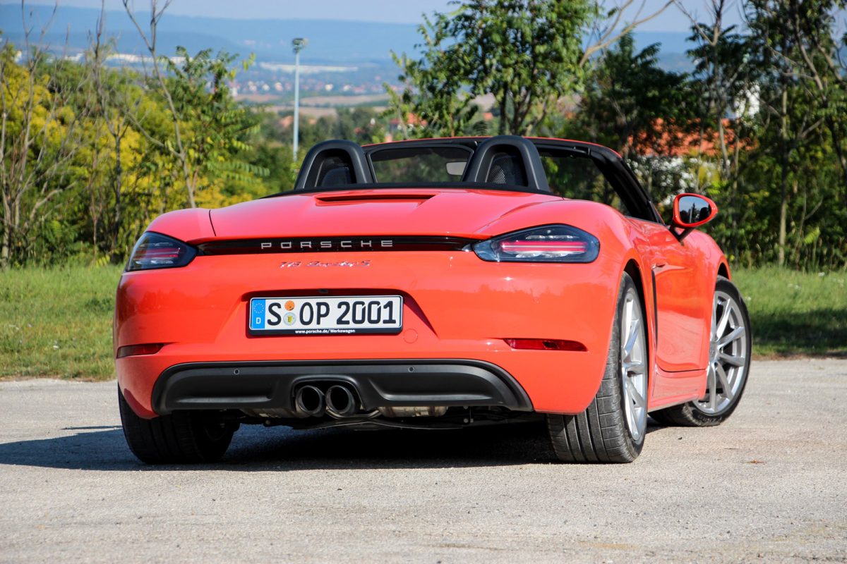 PORSCHE
