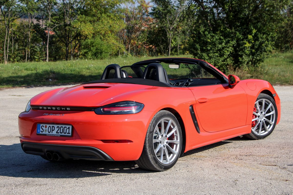 PORSCHE