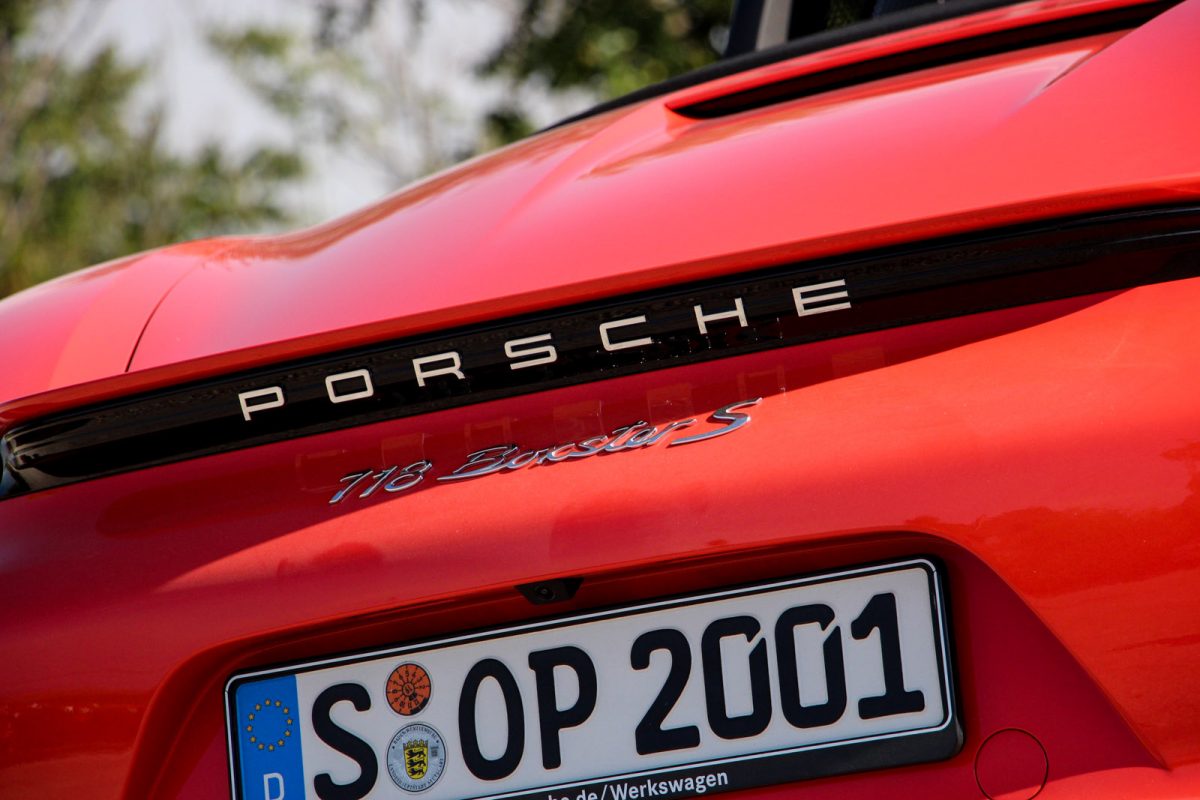 PORSCHE