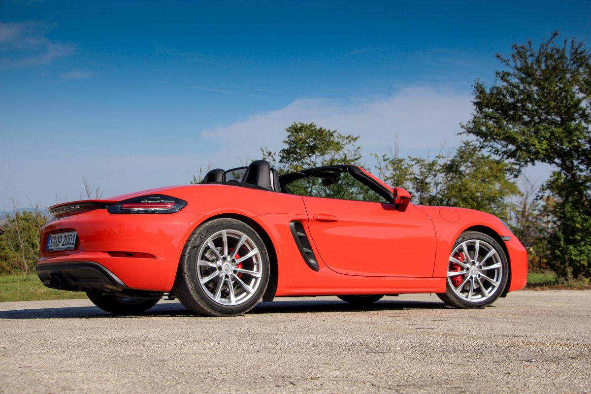PORSCHE