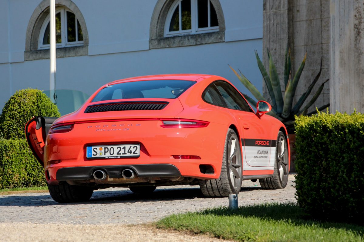 PORSCHE