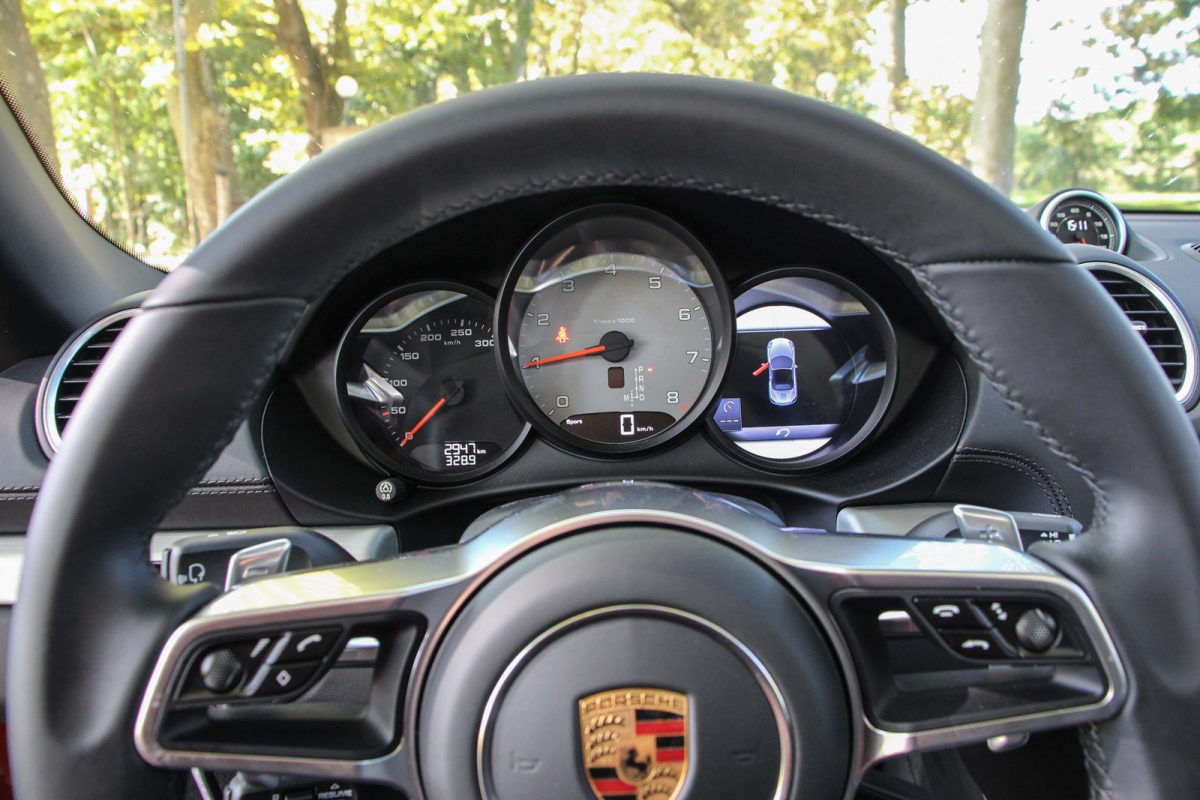 PORSCHE