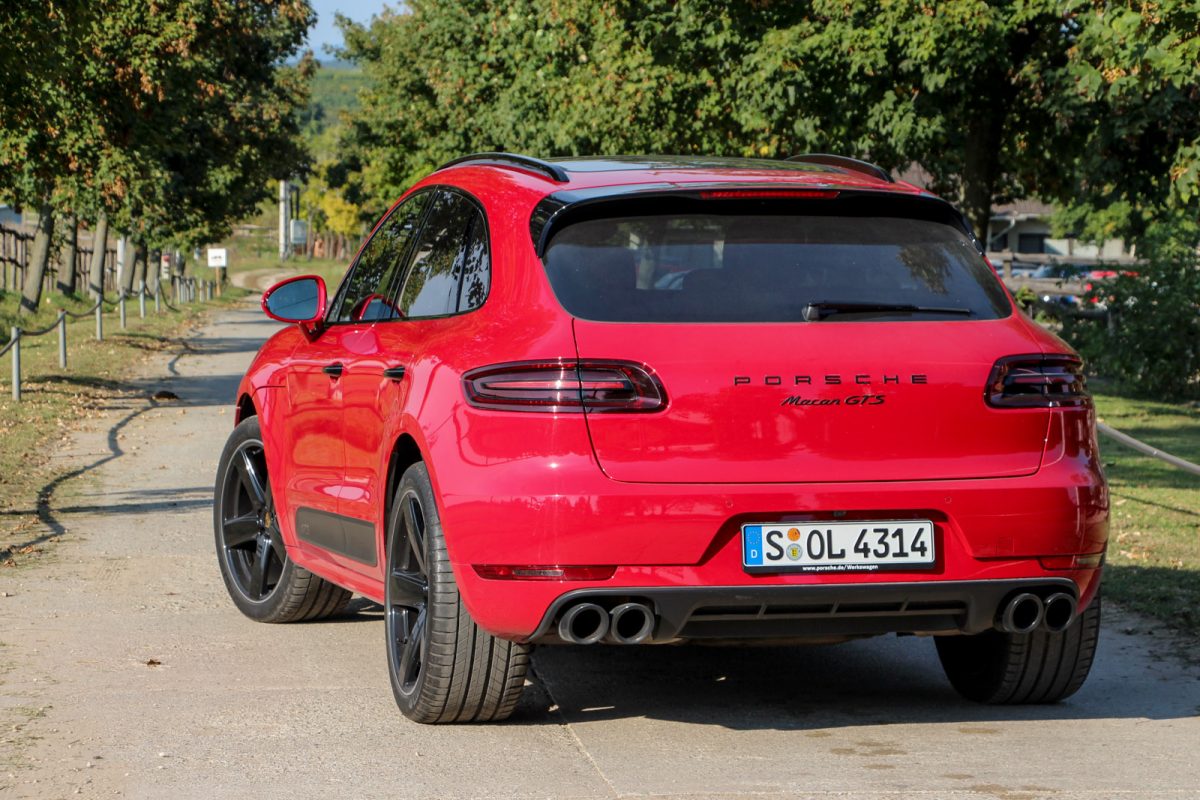 PORSCHE
