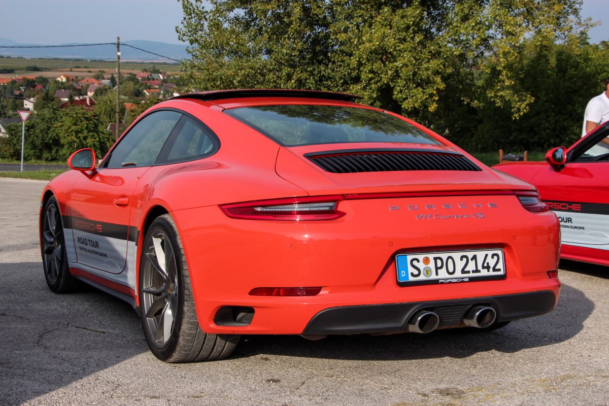 PORSCHE