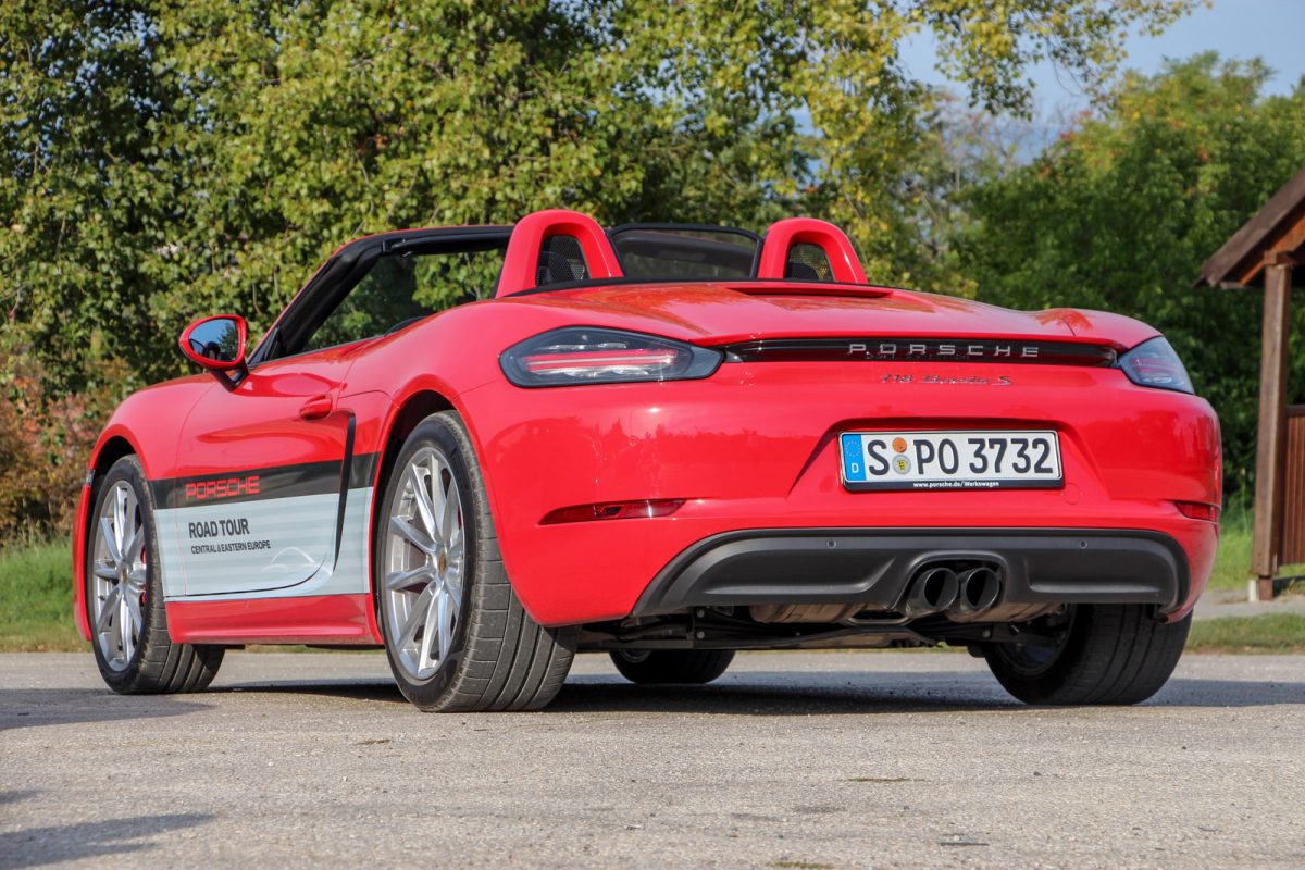 PORSCHE