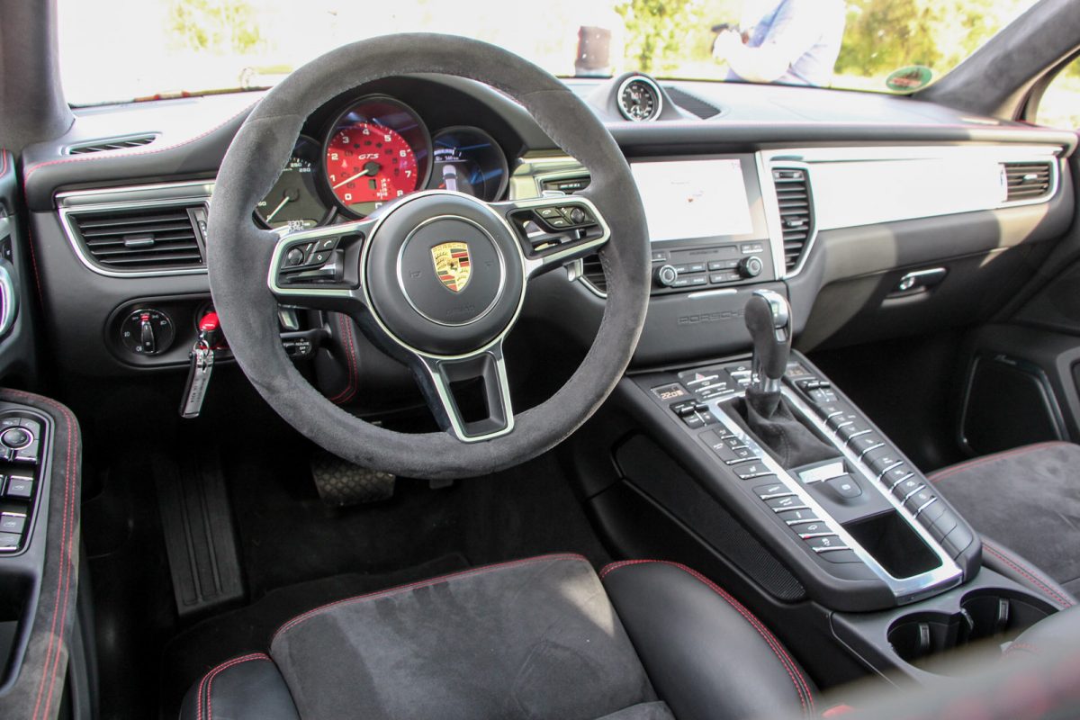 PORSCHE