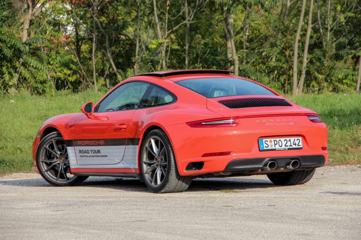 PORSCHE