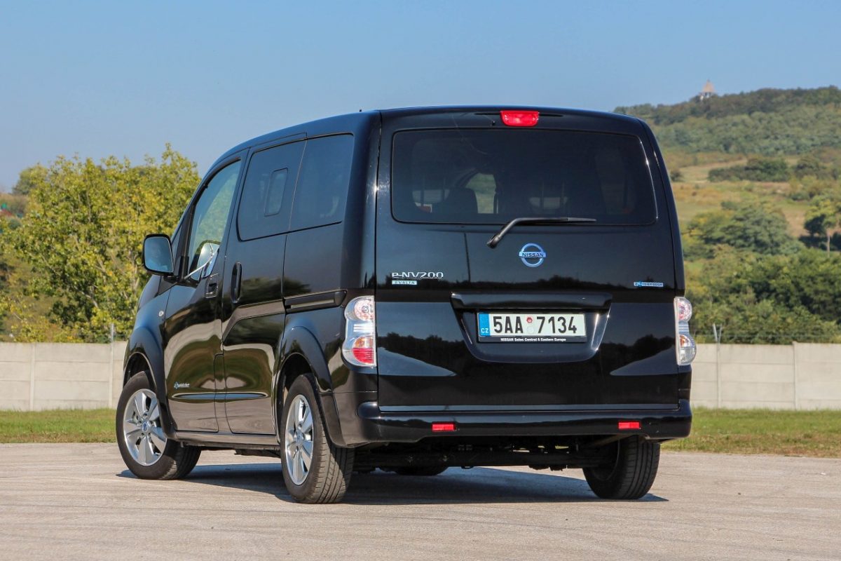 NISSAN NV200