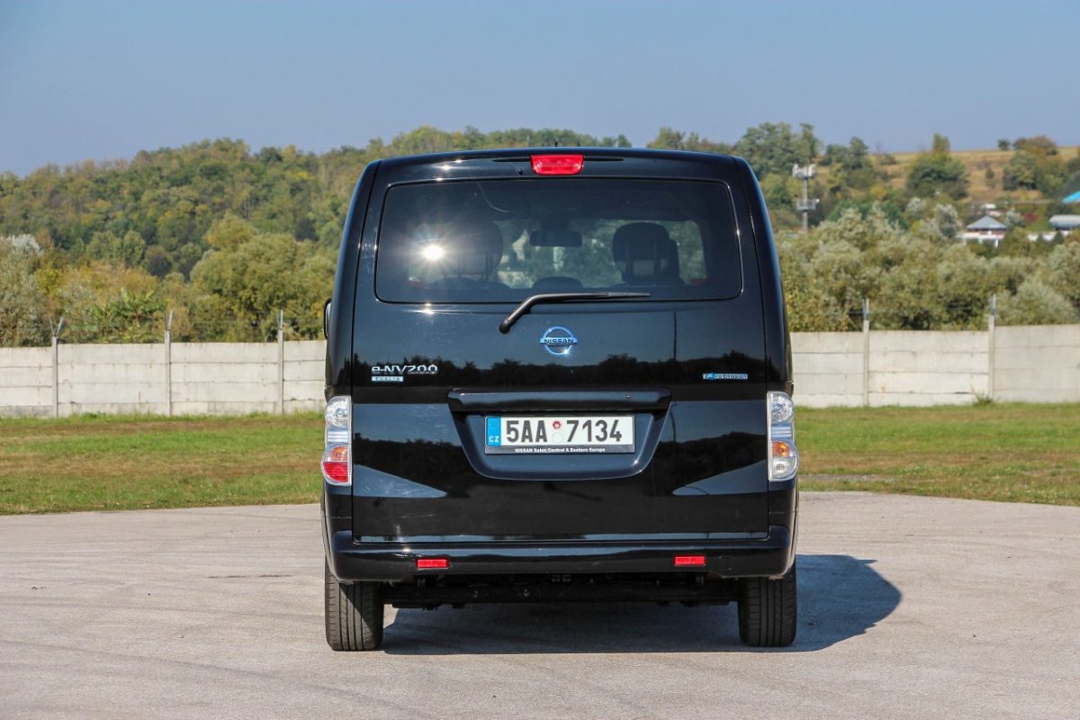 NISSAN NV200