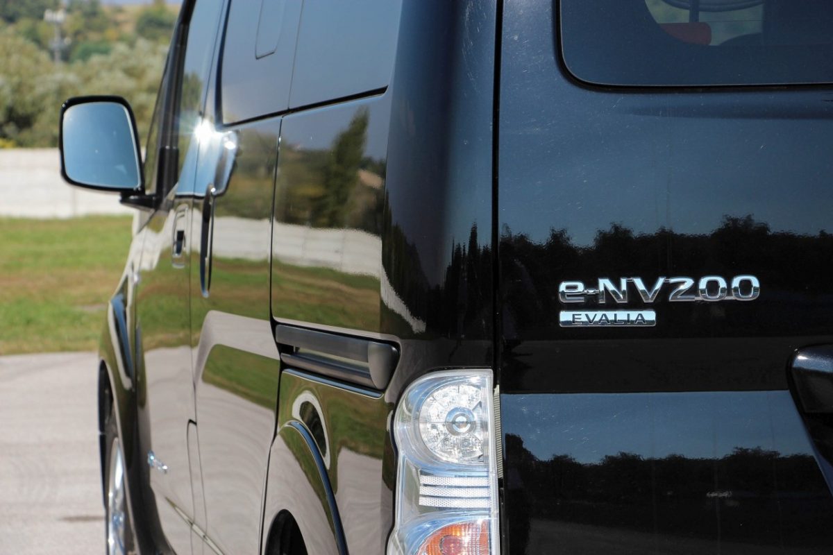 NISSAN NV200