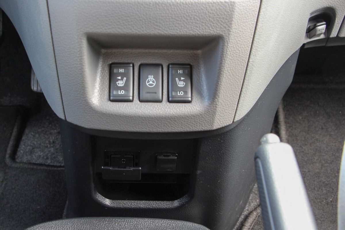NISSAN NV200
